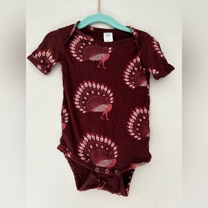 Kate Quinn Peacock Onesie 12-18m